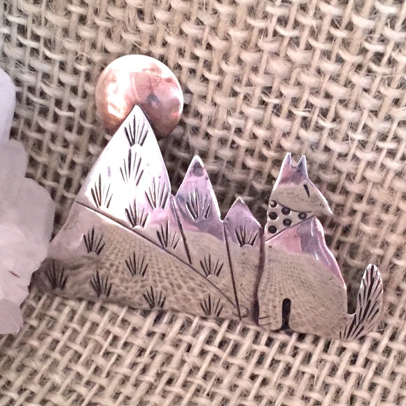 Jewelry - VTG Dog howling at the moon Brooch, SS & Brass